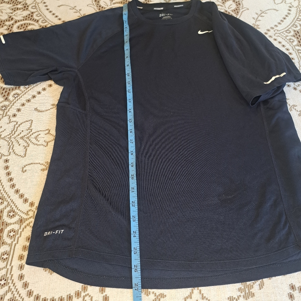 Nike dri fit athletic shirt - Picture 2 of 6